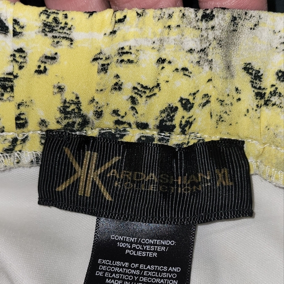 Kardashian Kollection brand maxi skirt. Size XL. Mini liner inside. Like new - Picture 8 of 8